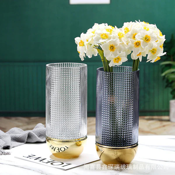 How Bloomlly’s Modern Flower Vases Transform Everyday Decor